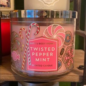 New Bath and body's works 3 wick candle